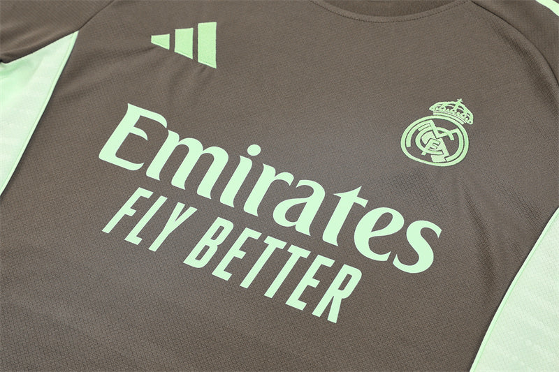 Ensemble-Maillot-Short-Real-Madrid-2025-2026-Kaki-3