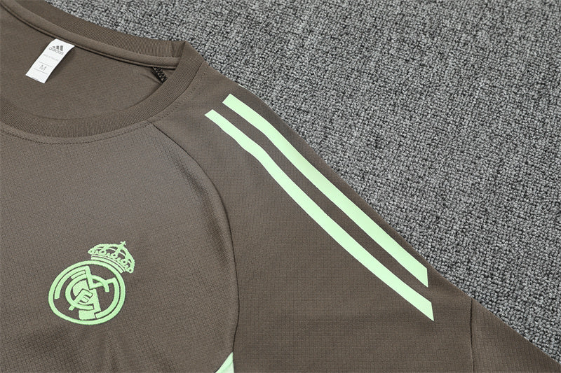 Ensemble-Maillot-Short-Real-Madrid-2025-2026-Kaki-4