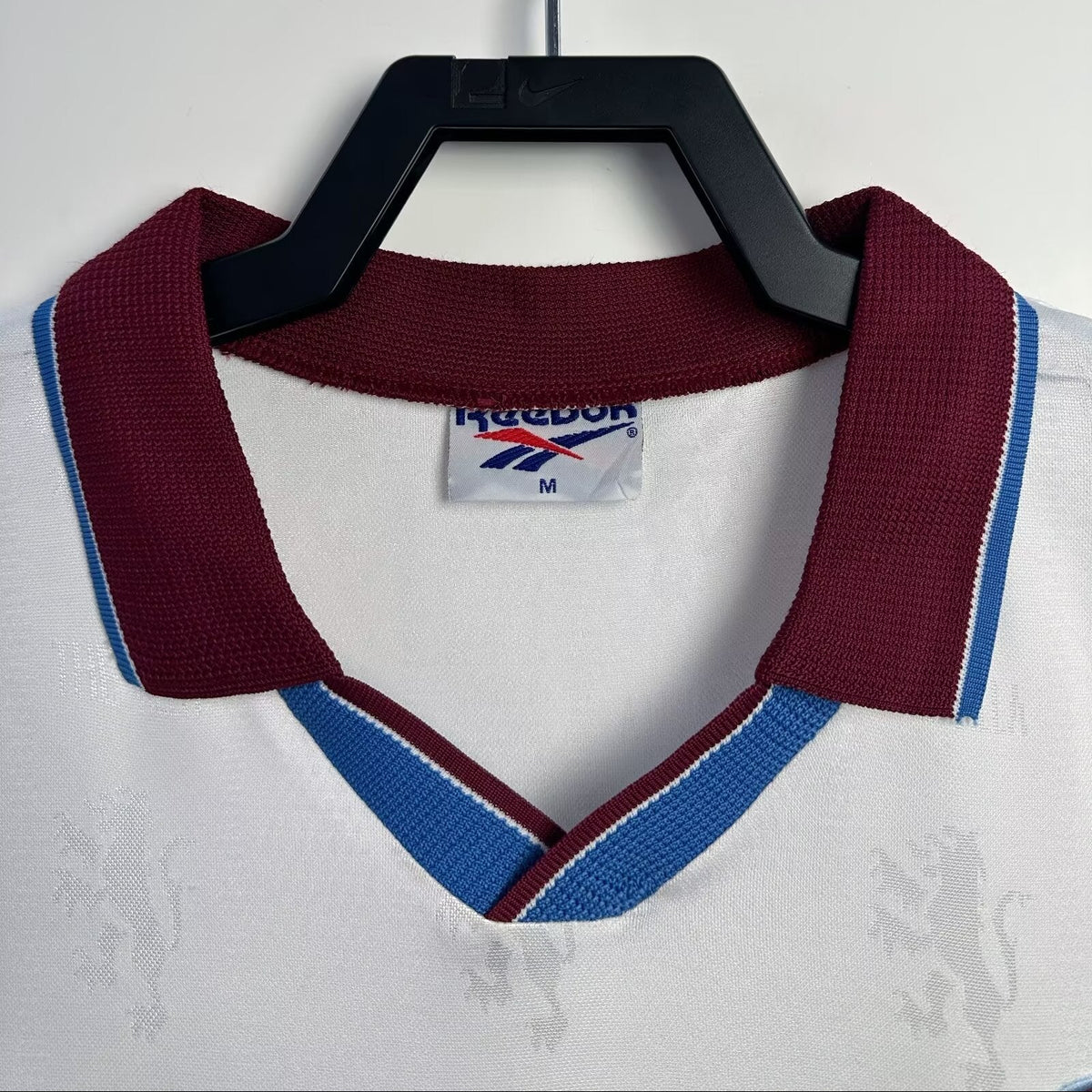 Maillot-Aston-Villa-Retro-Vintage-1995-1996-Exterieur-Saison-Homme-3