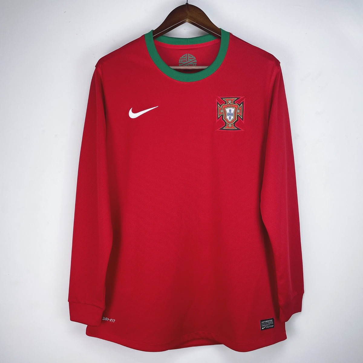 Maillot-Portugal-Manches-Longues-Retro-Vintage-2012-Domicile-Homme-1