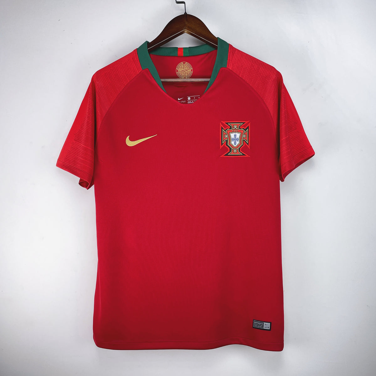 Maillot-Portugal-Retro-Vintage-2018-Domicile-Coupe-du-Monde-Homme-1
