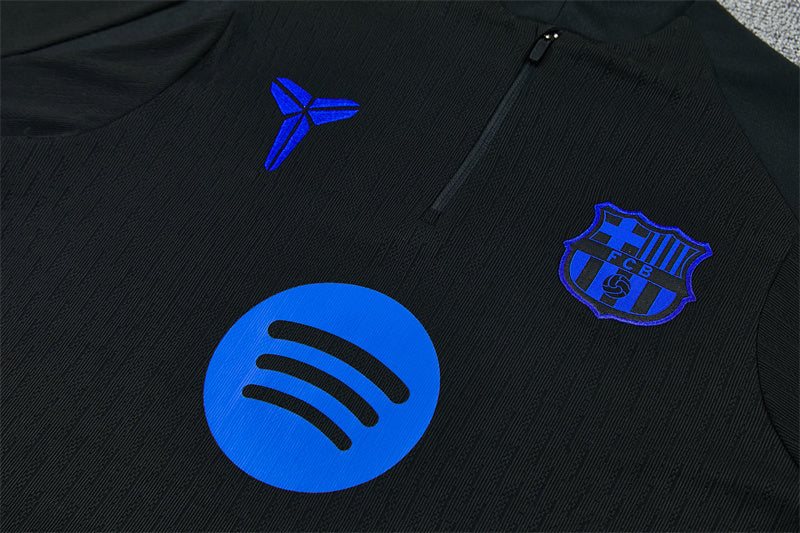 Survetement-Barca-Training-2025-2026-Noir-Bleu-Label-3
