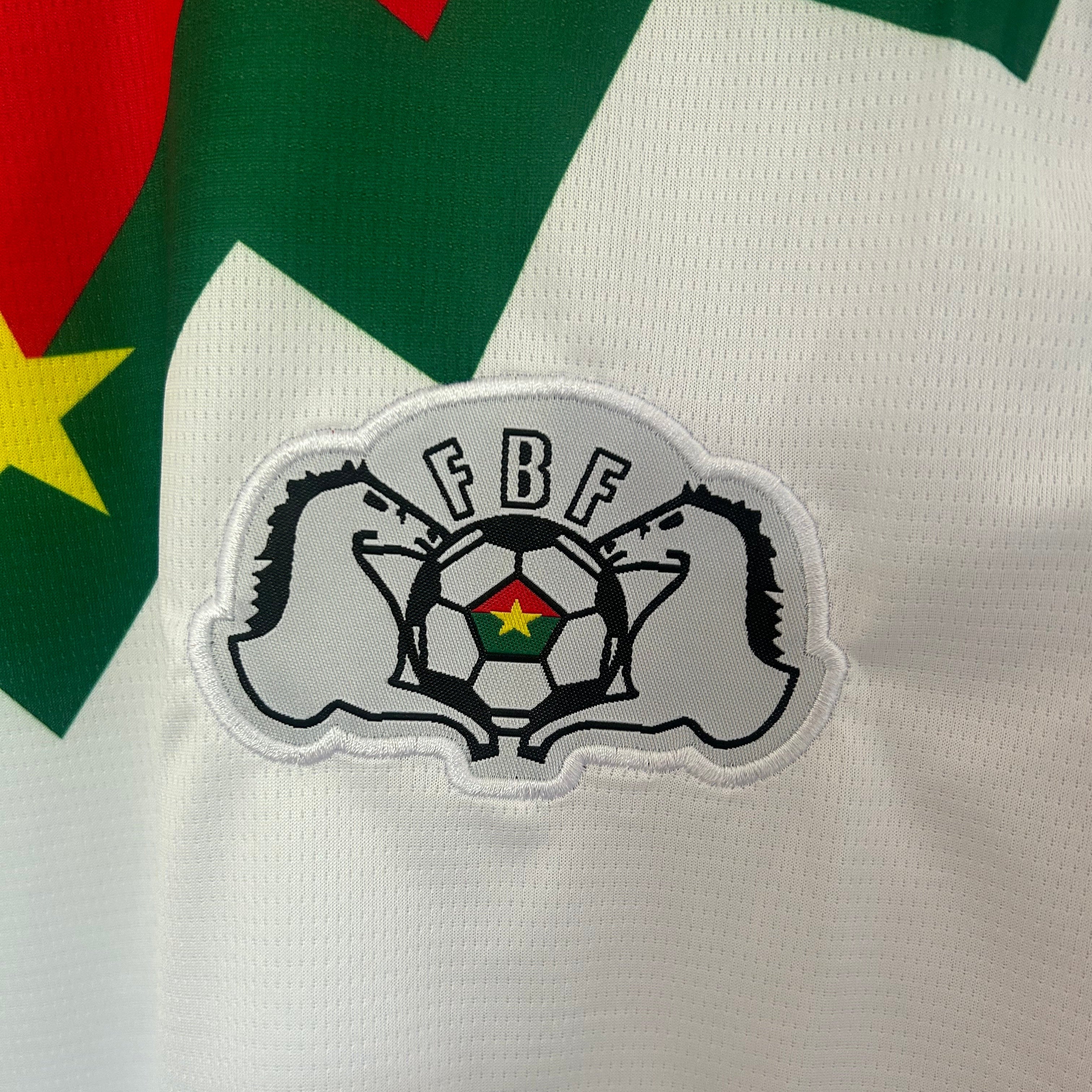 maillot-burnika-faso-exterieur-blanc-2025-2026-foot-sport-3