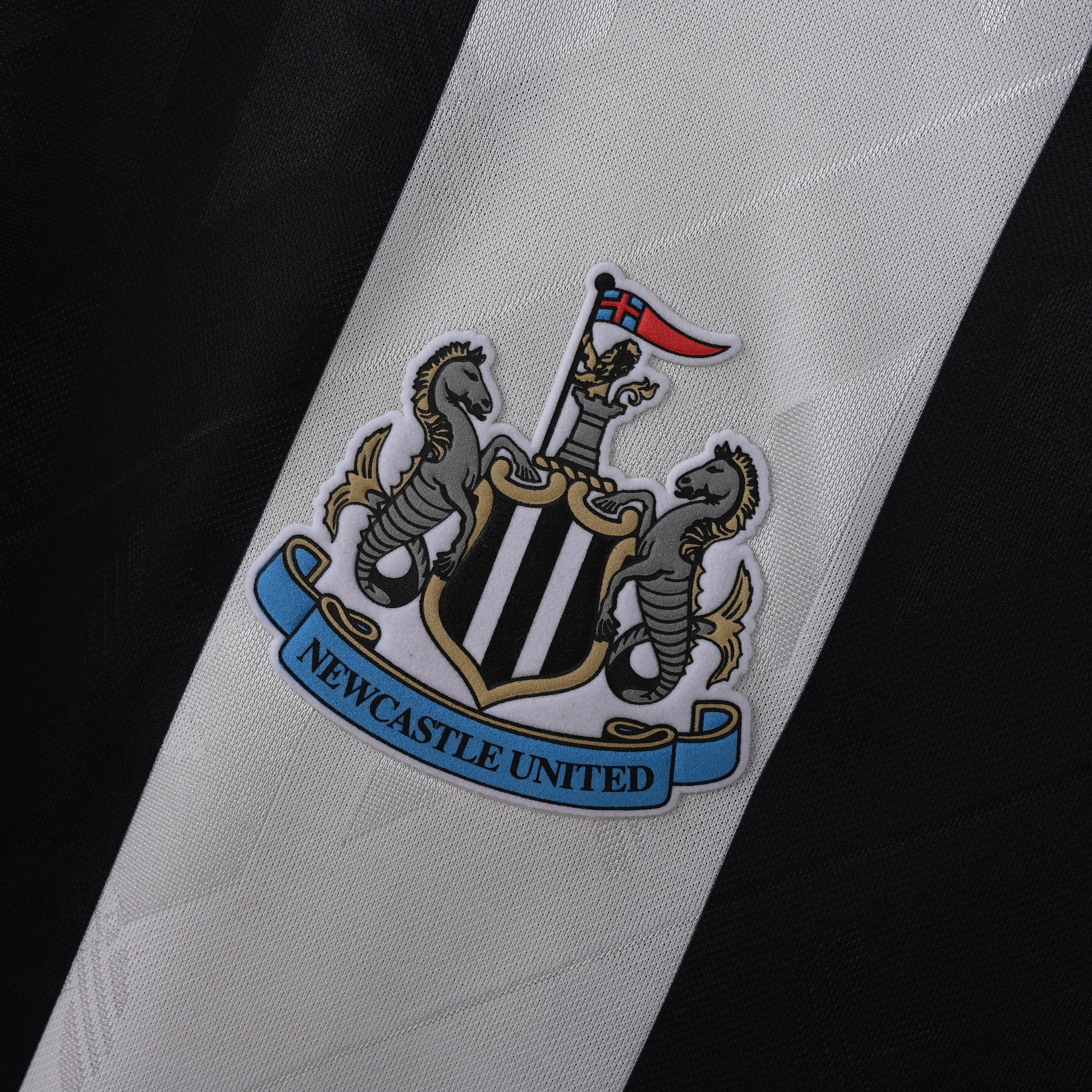 maillot-manches-longues-newcastle-united-2024-2025-LFSTLR-vintage-retro-3