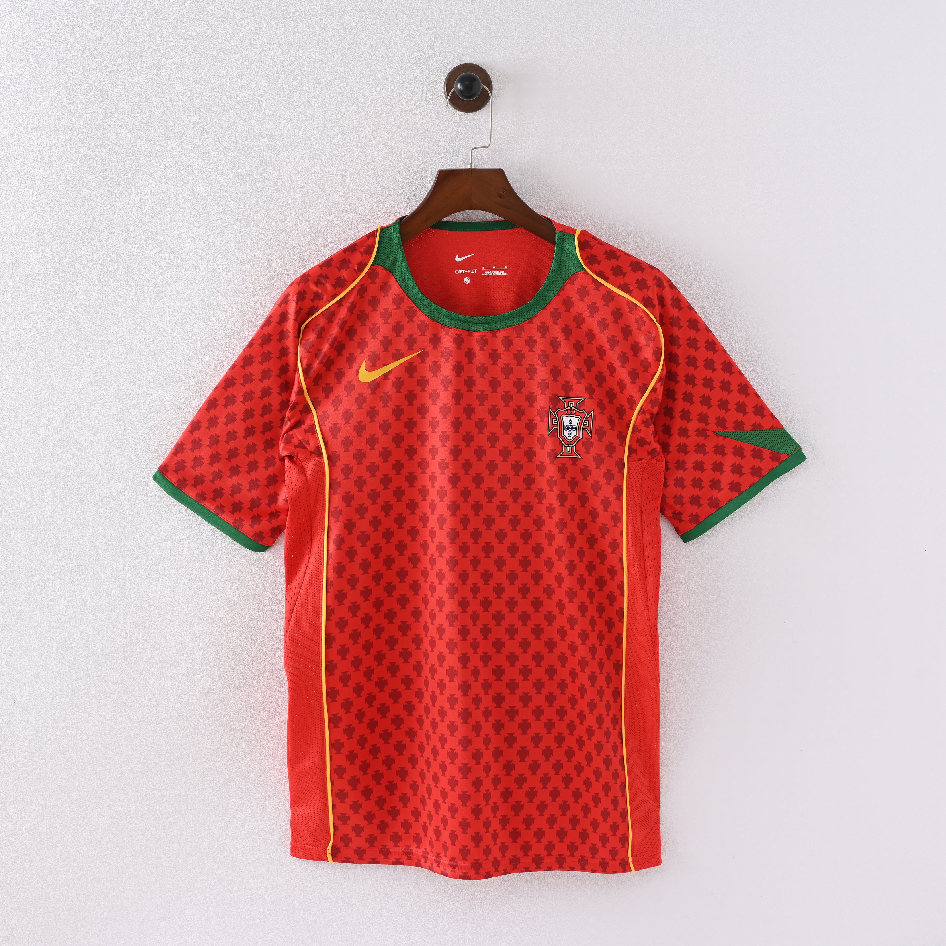 maillot-portugal-2004-domicile-vintage-retro-1