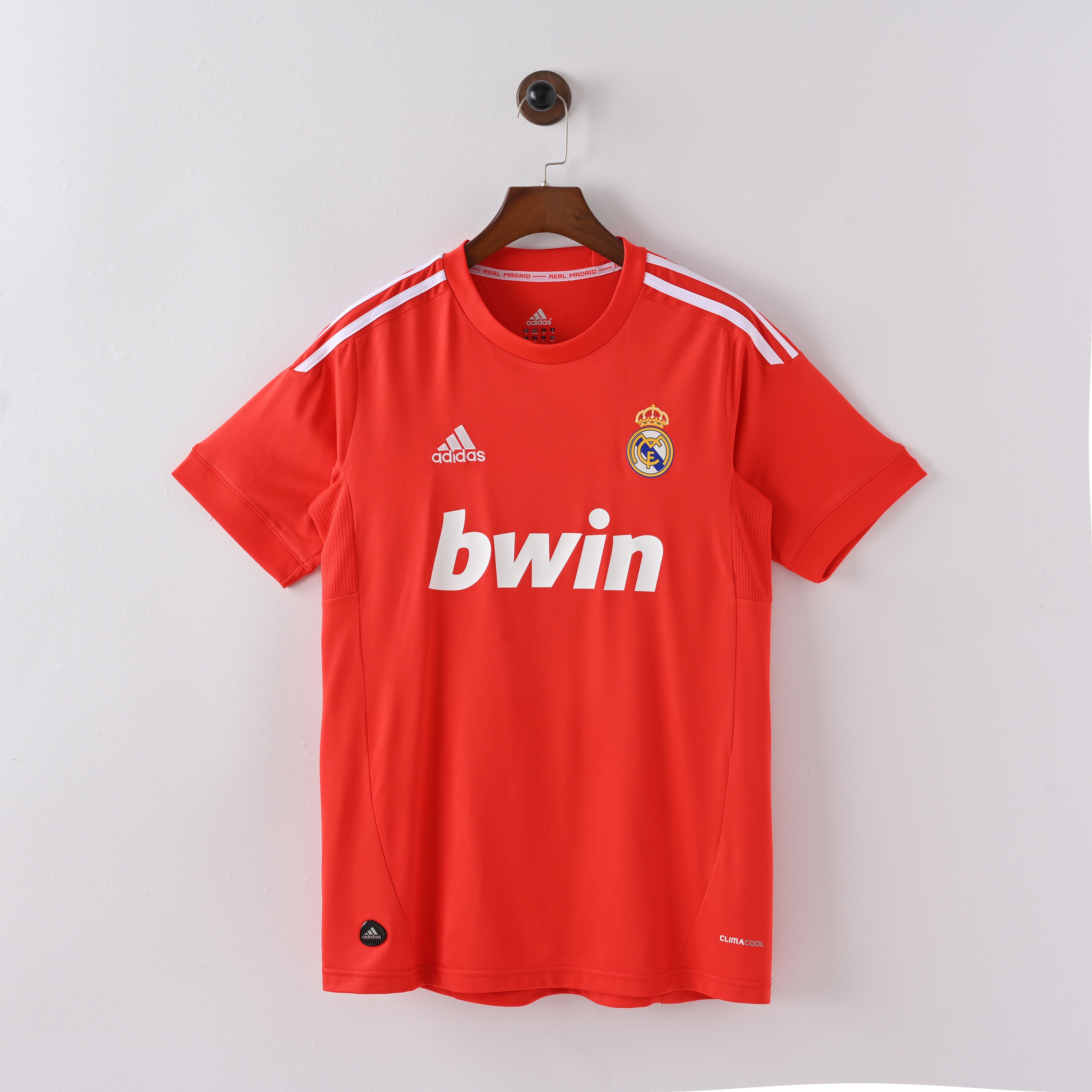 maillot-real-madrid-2011-2012-third-vintage-retro-1