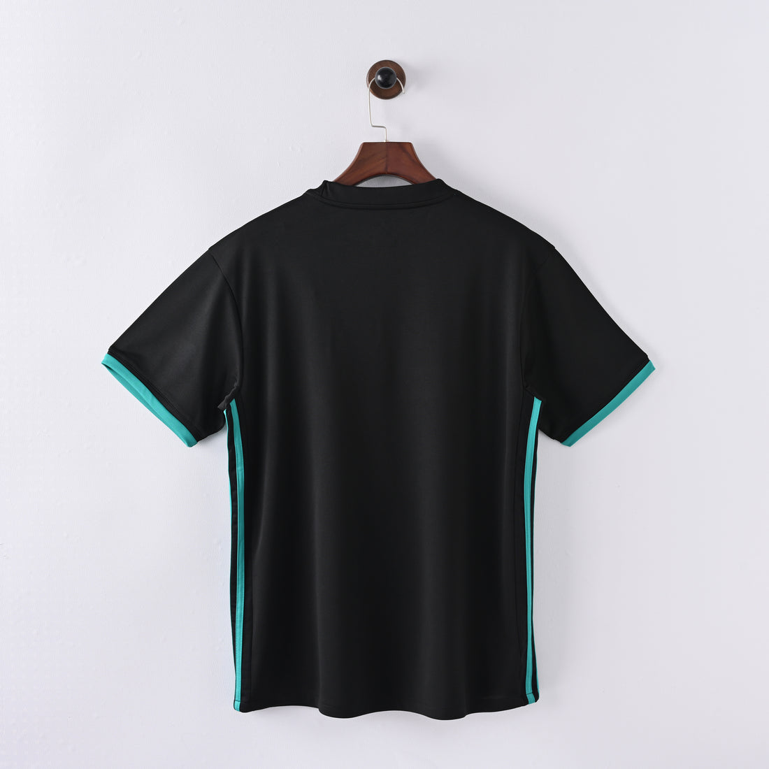 maillot-real-madrid-2017-2018-exterieur-vintage-retro-2