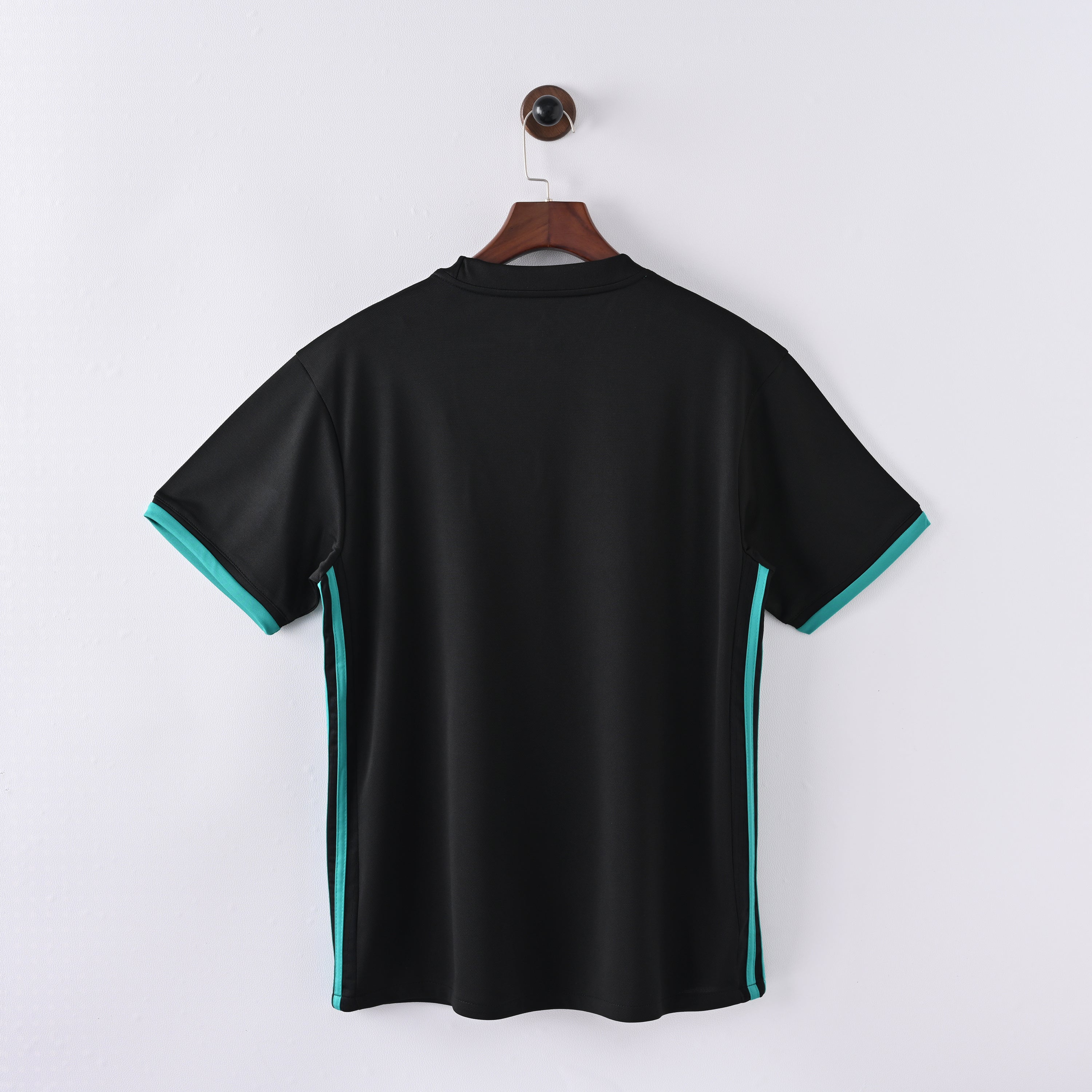 maillot-real-madrid-2017-2018-exterieur-vintage-retro-2