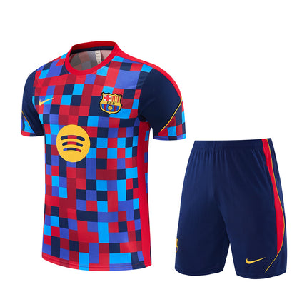 Ensemble-Maillot-Short-Barcelone-2026-2027-Rouge-Bleu-Camouflage-1