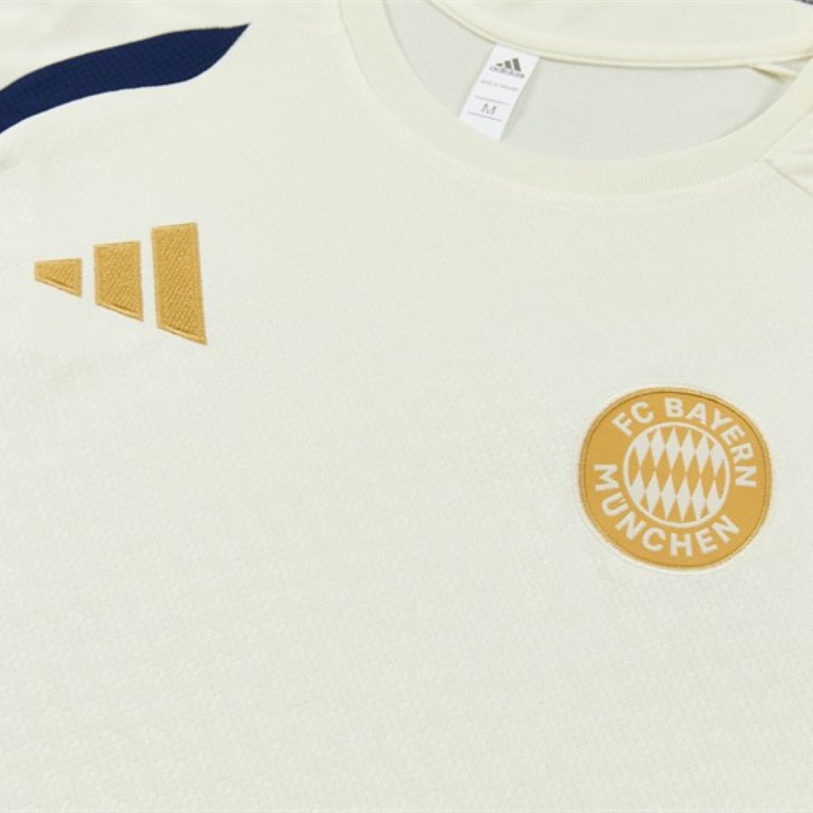 Ensemble-Maillot-Short-Bayern-Munich-2026-2027-Beige-4