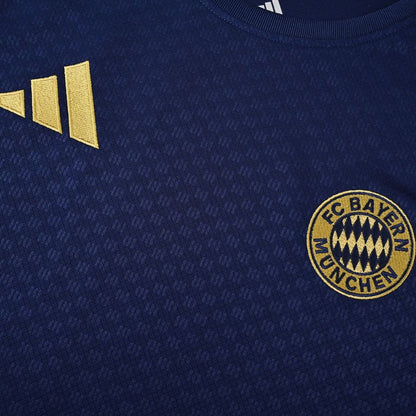 Ensemble-Maillot-Short-Bayern-Munich-2026-2027-Bleu-3