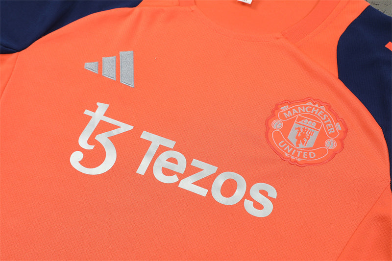 Ensemble-Maillot-Short-Manchester-United-2024-2025-Orange-Bleu-3