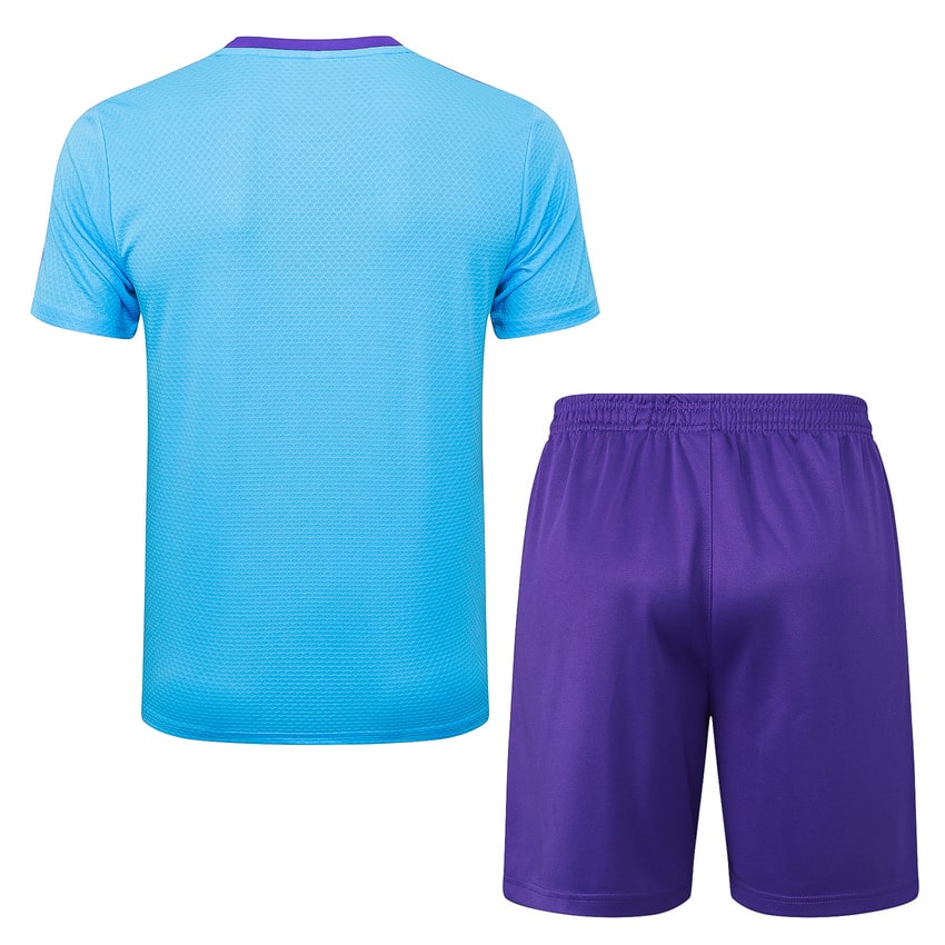 Conjunto de camiseta y pantalón corto azul cielo del Real Madrid para hombre/niño 2025-2026 | Fútbol