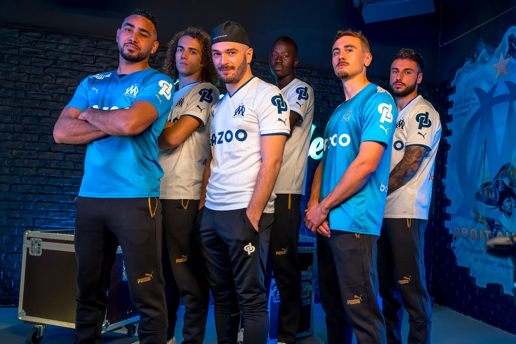 MAILLOT-MARSEILLE-JUL-DOMICILE-2023-D_OR-ET-PLATINE