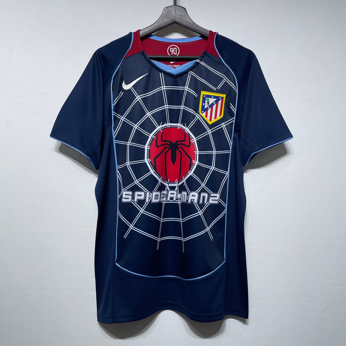 Maillot-Atletico-Madrid-Retro-Vintage-2004-2005-Exterieur-Homme-1
