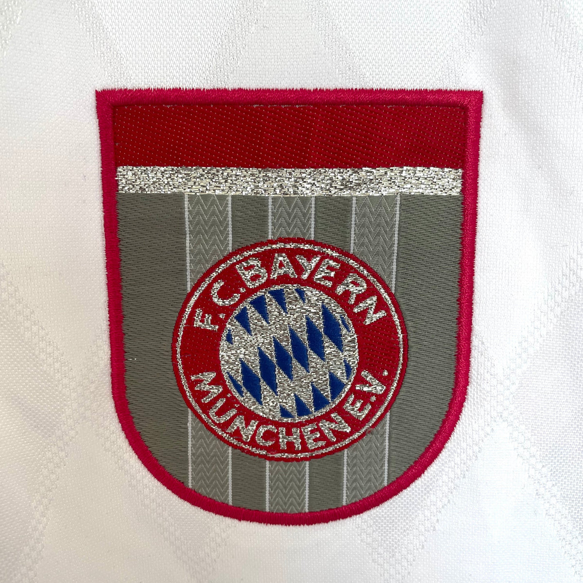 Maillot-Bayern-Munich-Retro-Vintage-1997-1998-Exterieur-Homme-4