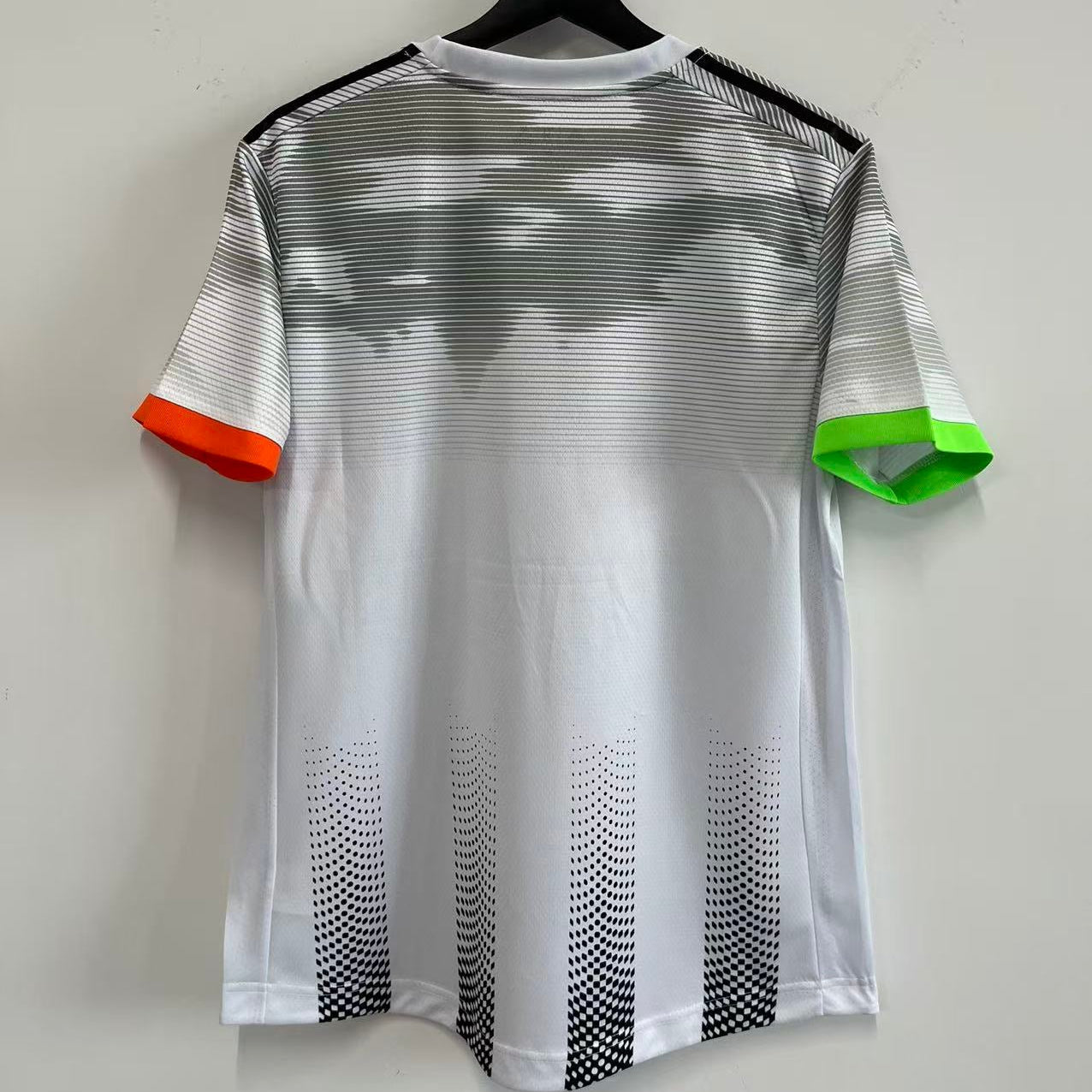 Maillot-Juventus-Retro-Vintage-2019-2020-Edition-Speciale-Homme-2