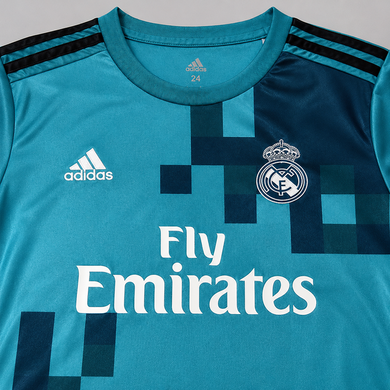 Maillot-Kit-Enfant-Real-Madrid-Manches-Longues-Ronaldo-Exterieur-2017-2018-2