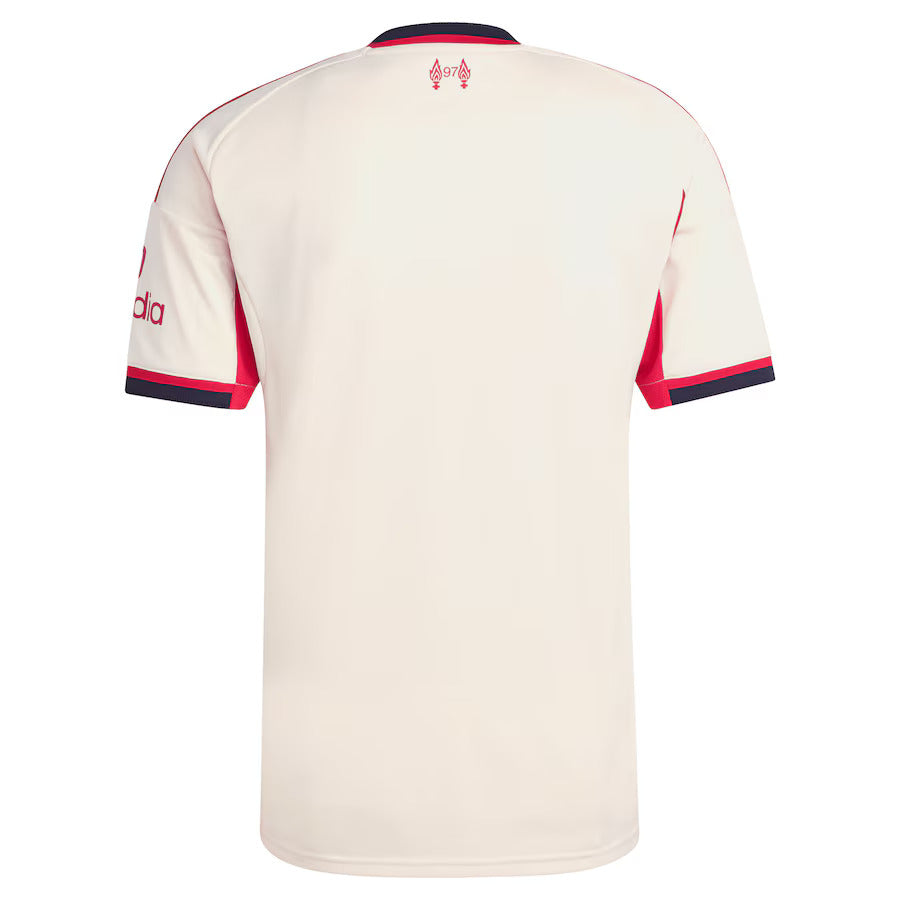 Le nouveau maillot domicile de Liverpool pour la saison 2020-2021 présenté Le nouveau maillot domicile de Liverpool pour la saison 2020-2021 présenté