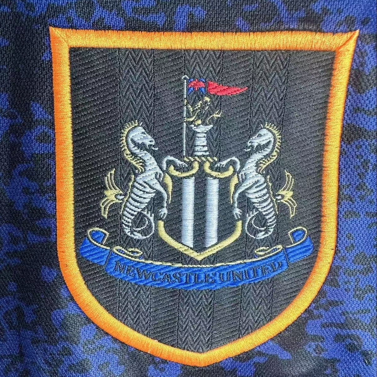 Maillot-Newcastle-United-Retro-Vintage-1997-1998-Exterieur-Homme-4