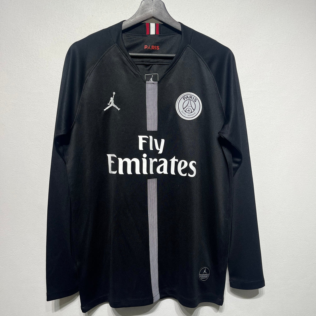 Maillot-PSG-Ligue-des-Champions-Manches-Longues-Retro-Vintage-2018-2019-Domicile-Homme-1