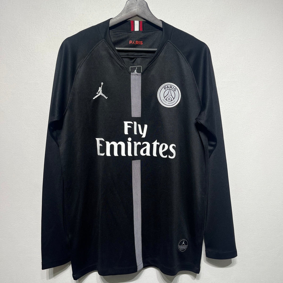 Maillot-PSG-Ligue-des-Champions-Manches-Longues-Retro-Vintage-2018-2019-Domicile-Homme-1
