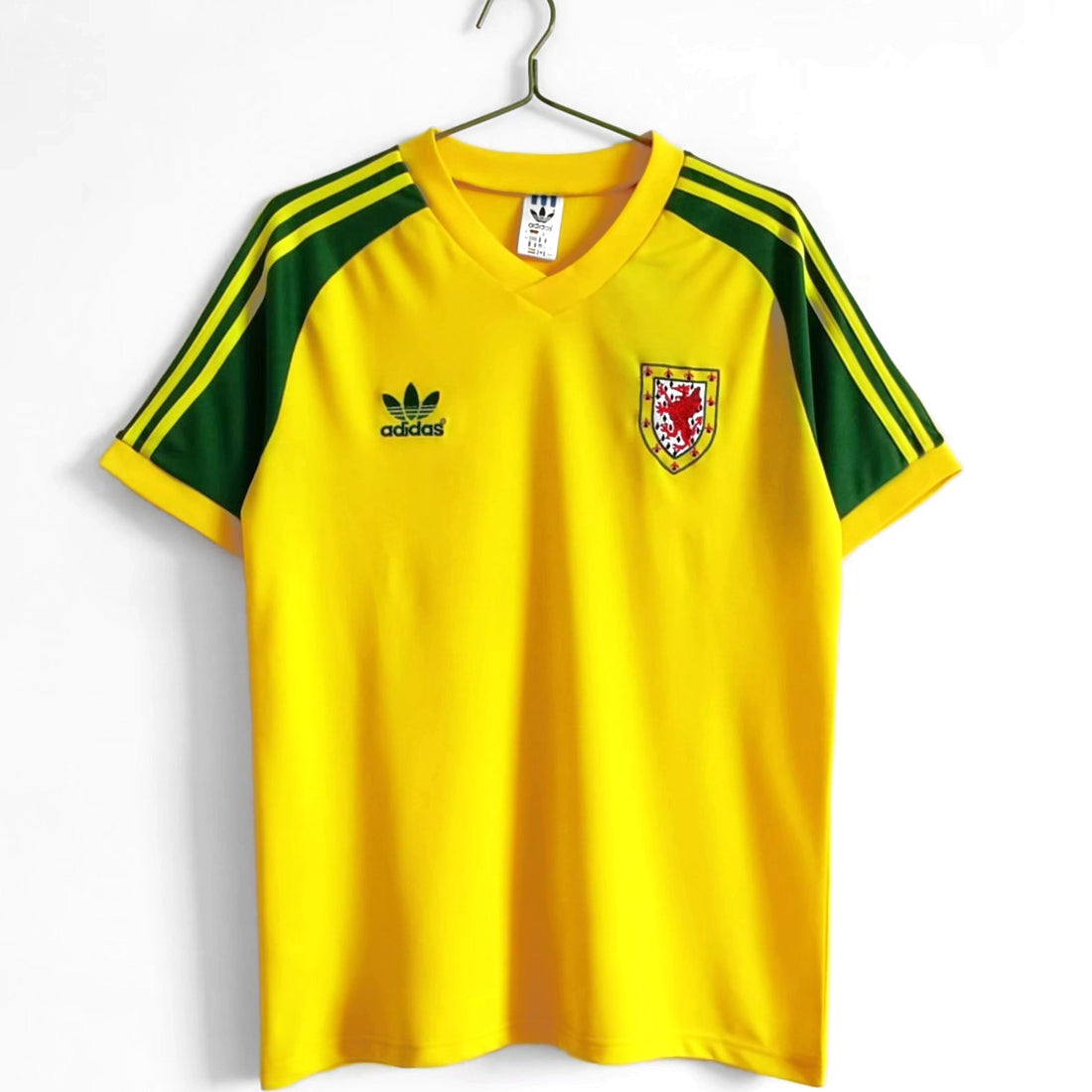 Maillot-Pays-de-Galles-1980-1982-Exterieur-Vintage-Retro-1