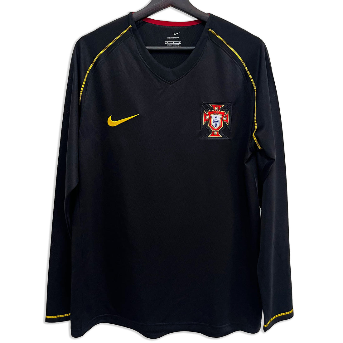 Maillot-Portugal-Manches-Longues-Retro-Vintage-2006-Exterieur-Homme-1