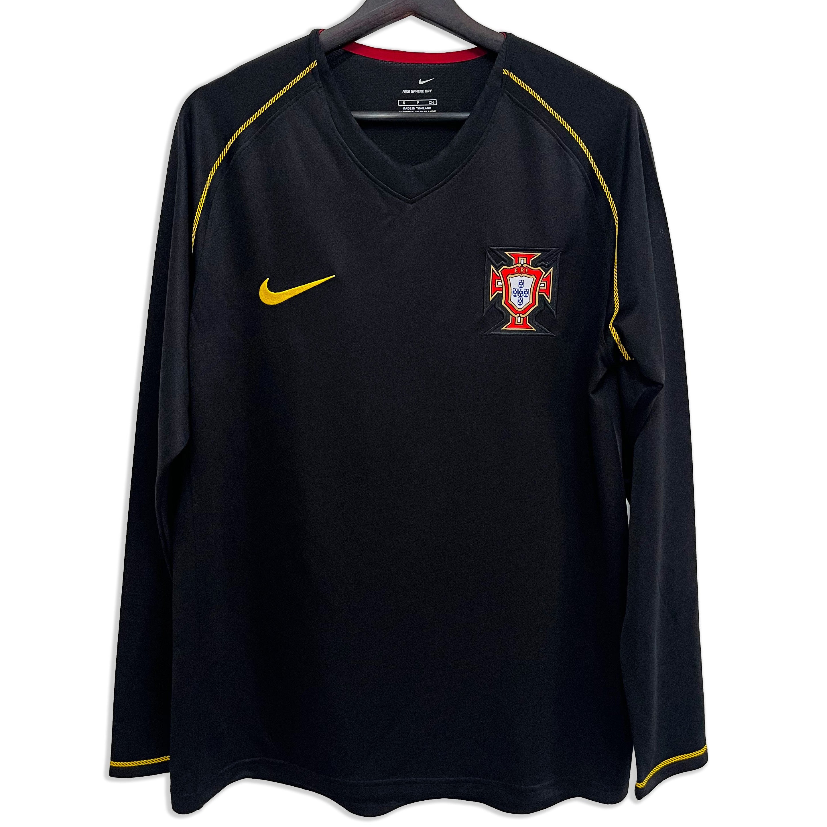 Maillot-Portugal-Manches-Longues-Retro-Vintage-2006-Exterieur-Homme-1