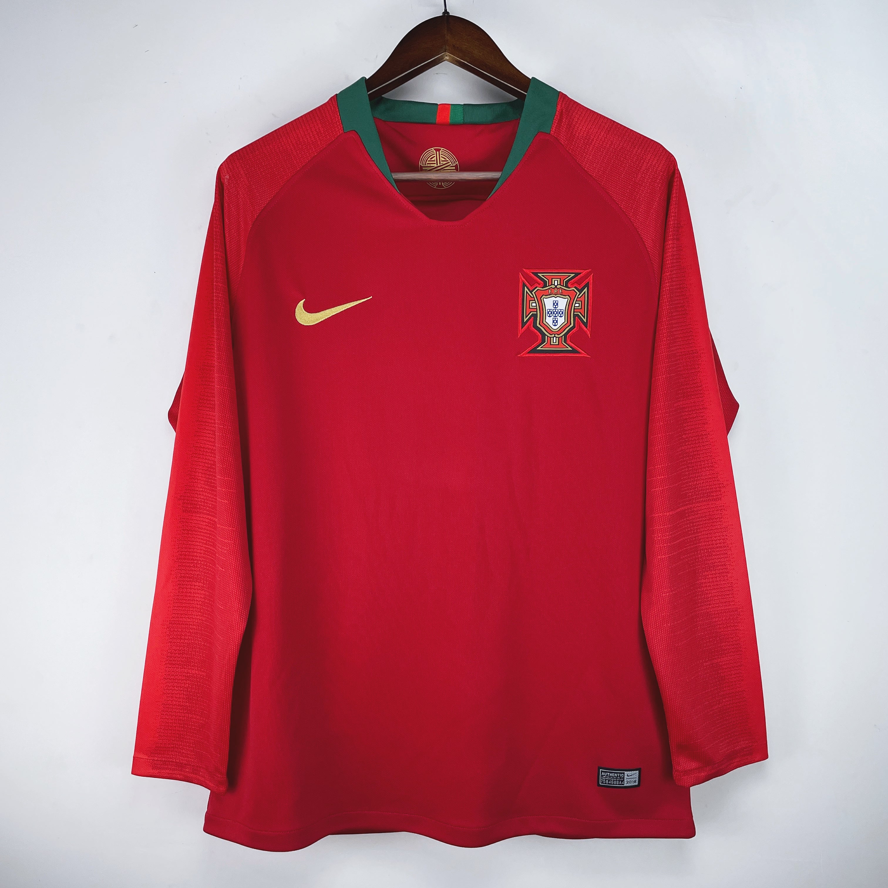 Maillot-Portugal-Manches-Longues-Retro-Vintage-2018-Domicile-Coupe-du-Monde-Homme-1