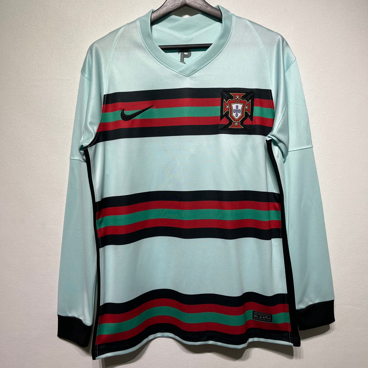 Maillot-Portugal-Manches-Longues-Retro-Vintage-2020-Exterieur-Homme-1
