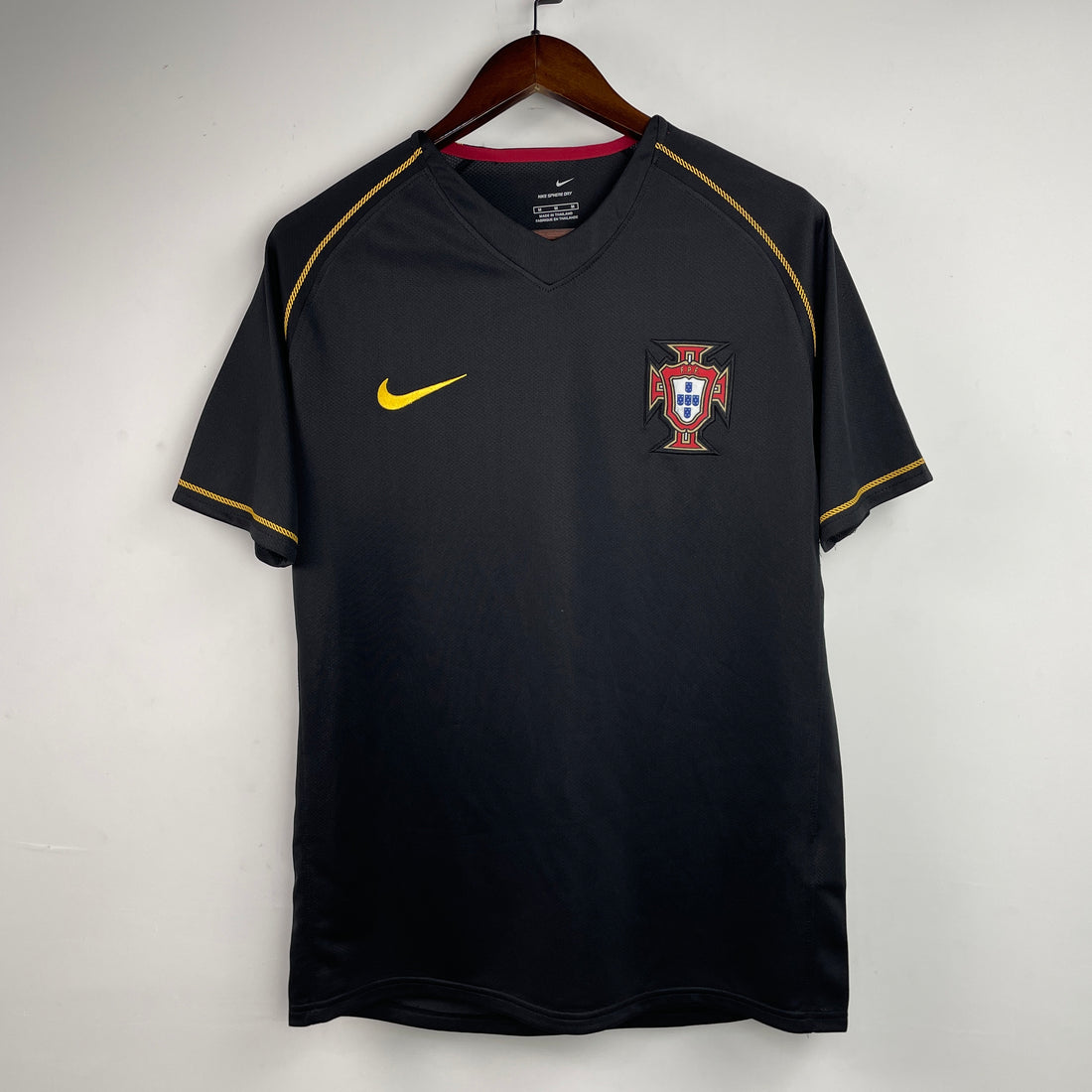 Maillot-Portugal-Retro-Vintage-2006-Exterieur-Homme-1