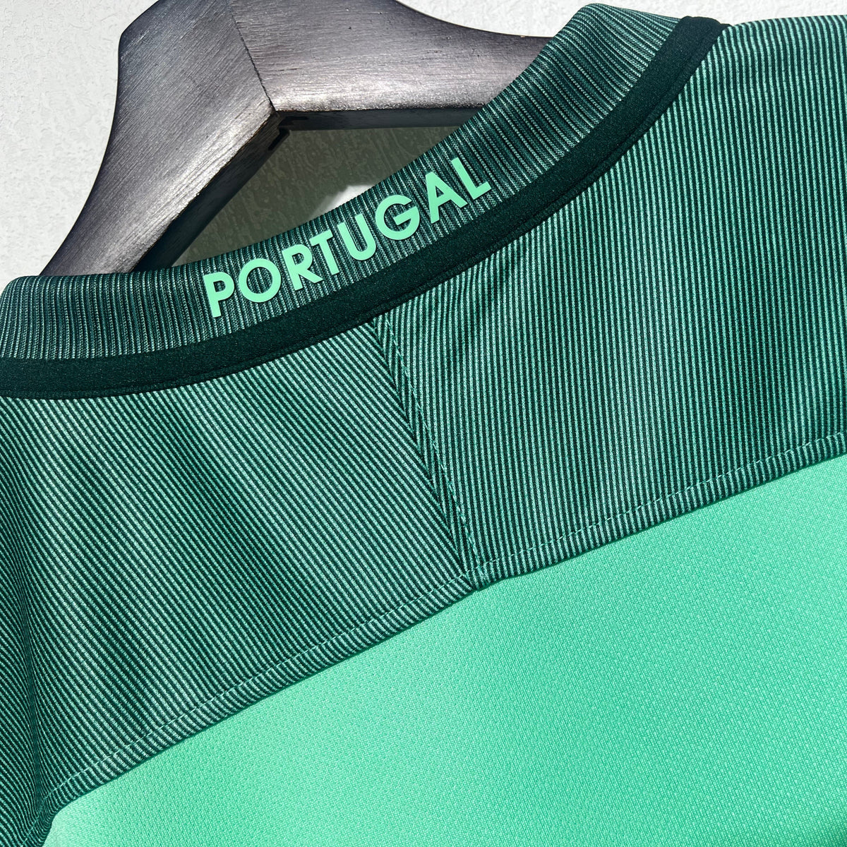 Maillot-Portugal-Retro-Vintage-2016-Exterieur-Homme-3