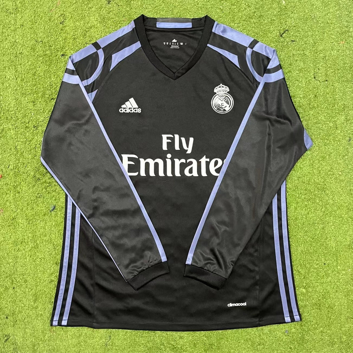 Maillot-Real-Madrid-Manches-Longues-Retro-Vintage-2016-2017-Third-Homme-1
