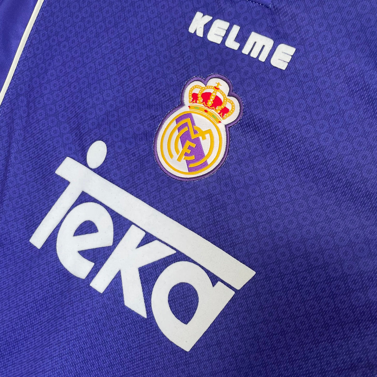 Maillot-Real-Madrid-Retro-Vintage-1997-1998-Exterieur-Homme-3