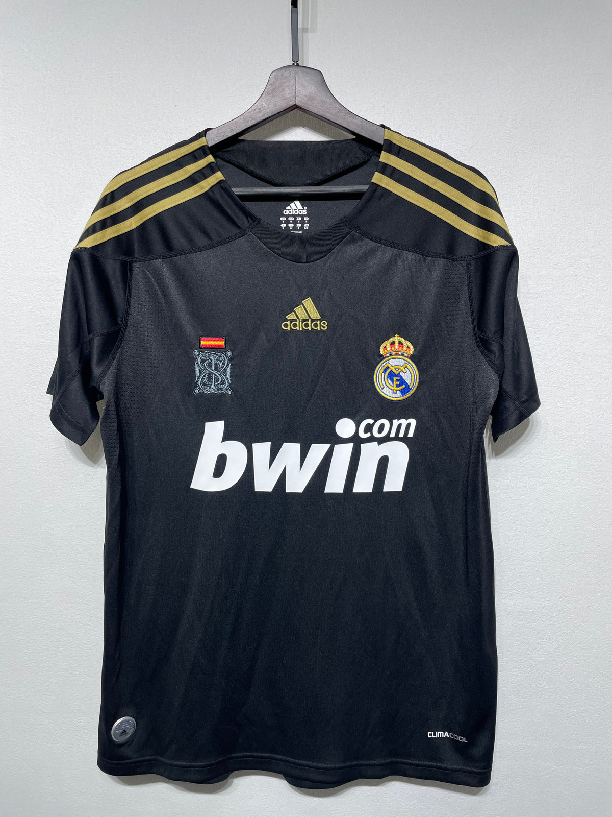 Maillot-Real-Madrid-Retro-Vintage-2009-2010-Exterieur-Homme-1