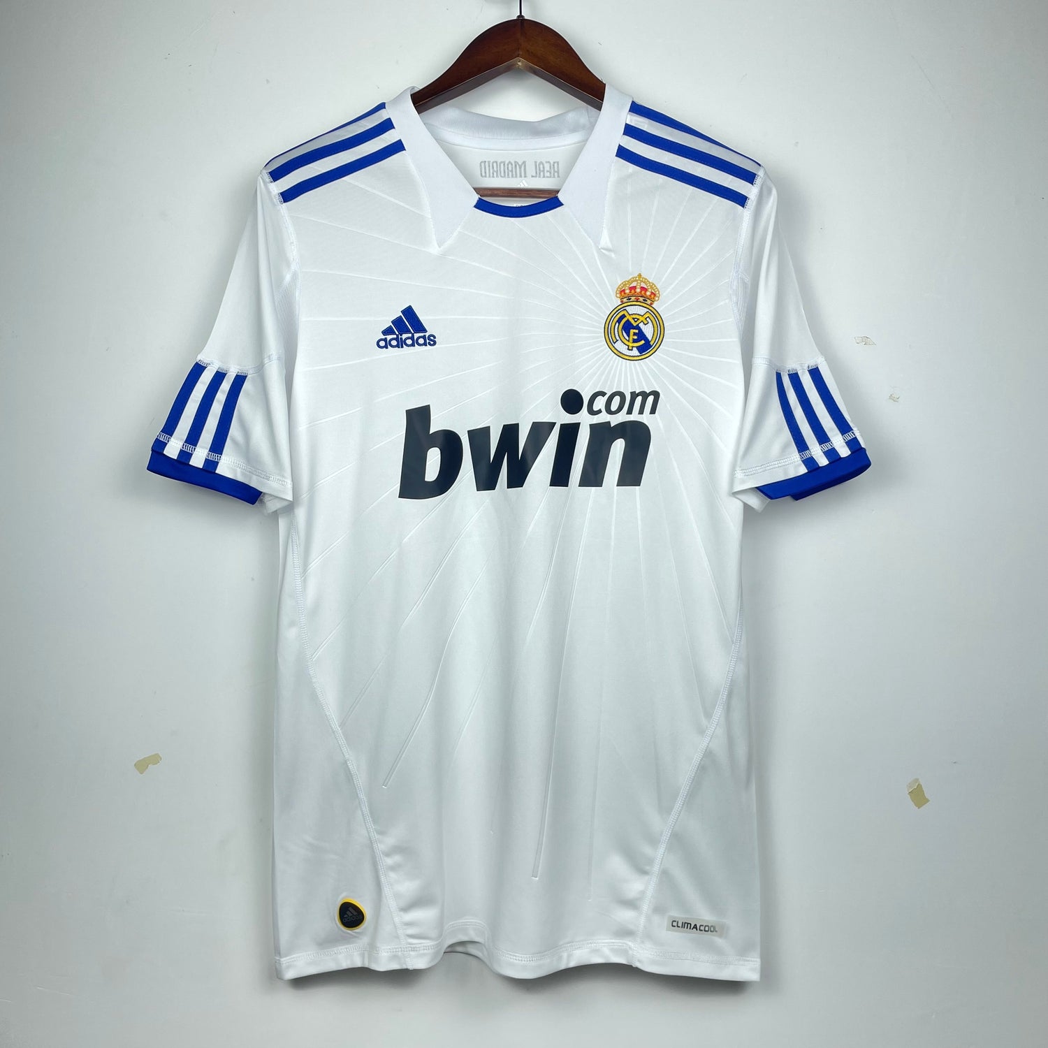 Maillot-Real-Madrid-Retro-Vintage-2010-2011-Domicile-Homme-1