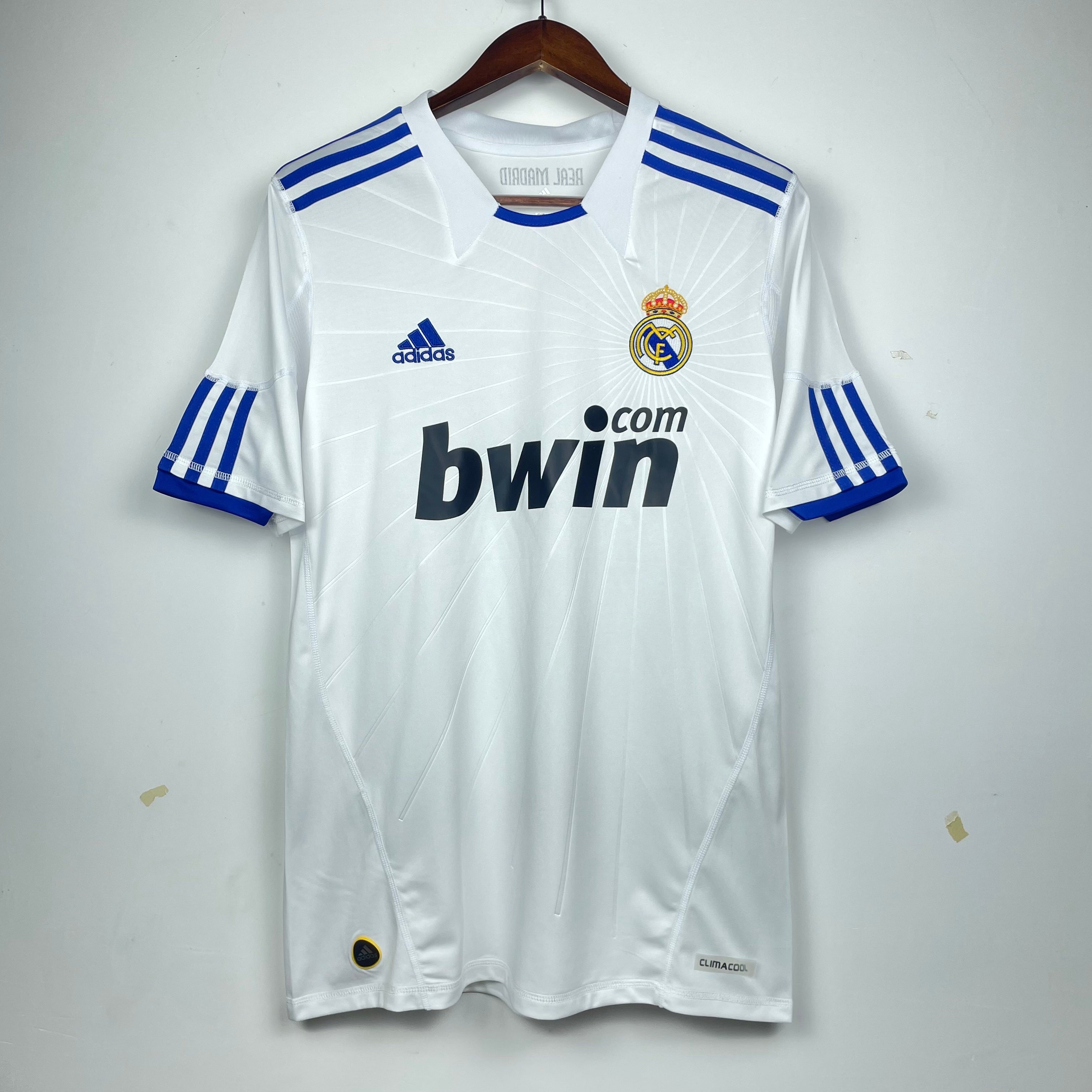 Maillot-Real-Madrid-Retro-Vintage-2010-2011-Domicile-Homme-1