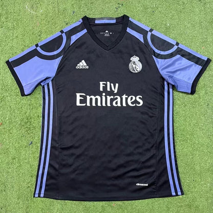 Maillot-Real-Madrid-Retro-Vintage-2016-2017-Third-Homme-1
