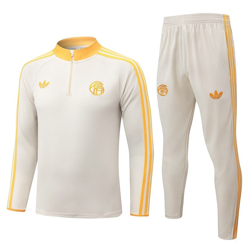 Survetement-Bayern-Munich-Training-2026-2027-Beige-Orange-1