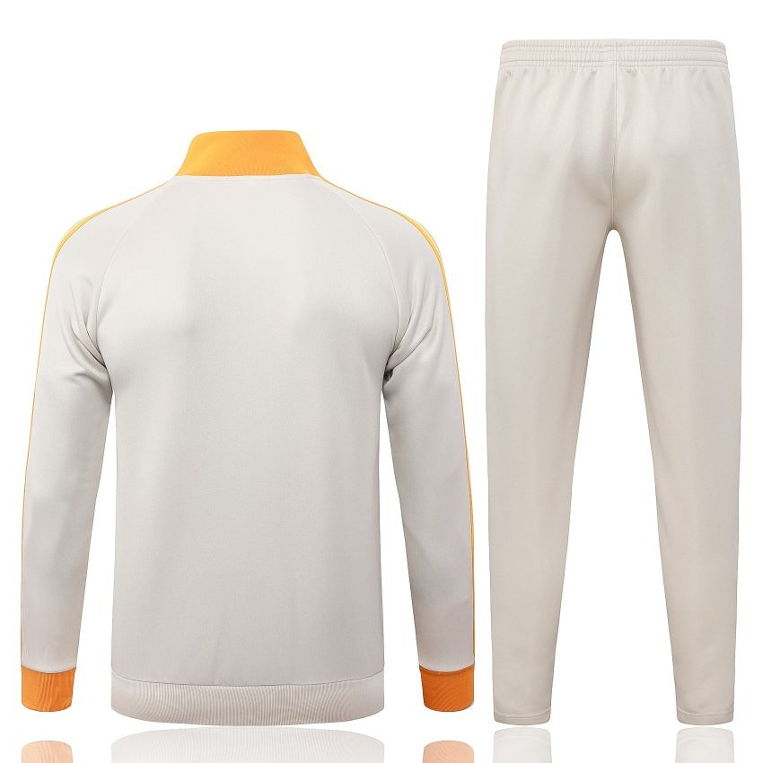 Survetement-Bayern-Munich-Veste-2026-2027-Beige-Orange-2
