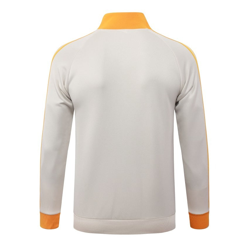 Survetement-Bayern-Munich-Veste-2026-2027-Beige-Orange-3