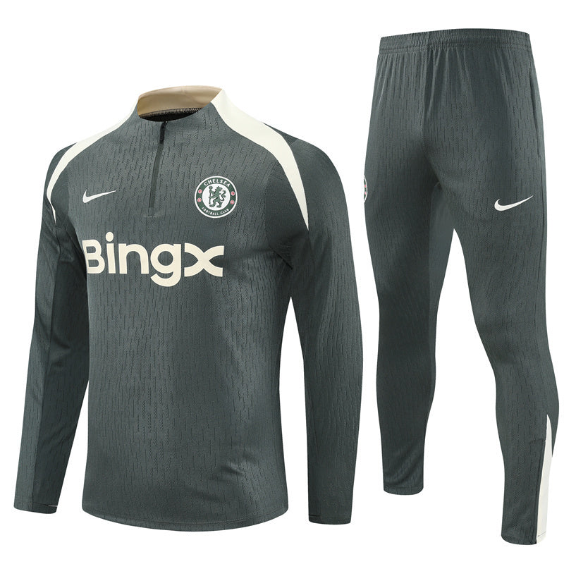 Survetement-Chelsea-Training-2025-2026-Brun