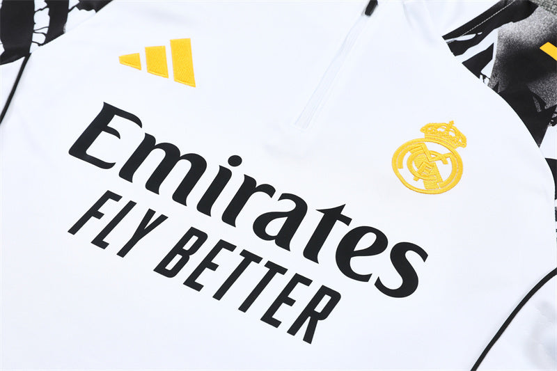 Survetement-Real-Madrid-Veste-2025-2026-Blanc-Jaune-Label-3