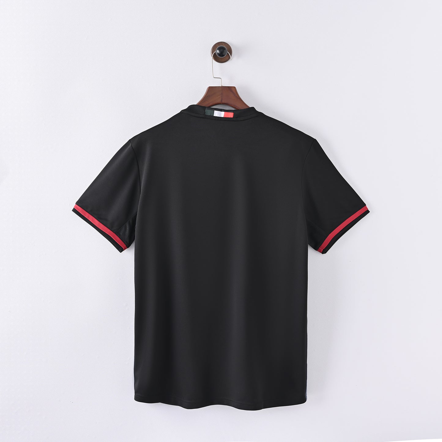 maillot-ac-milan-domicile-2016-2017-2