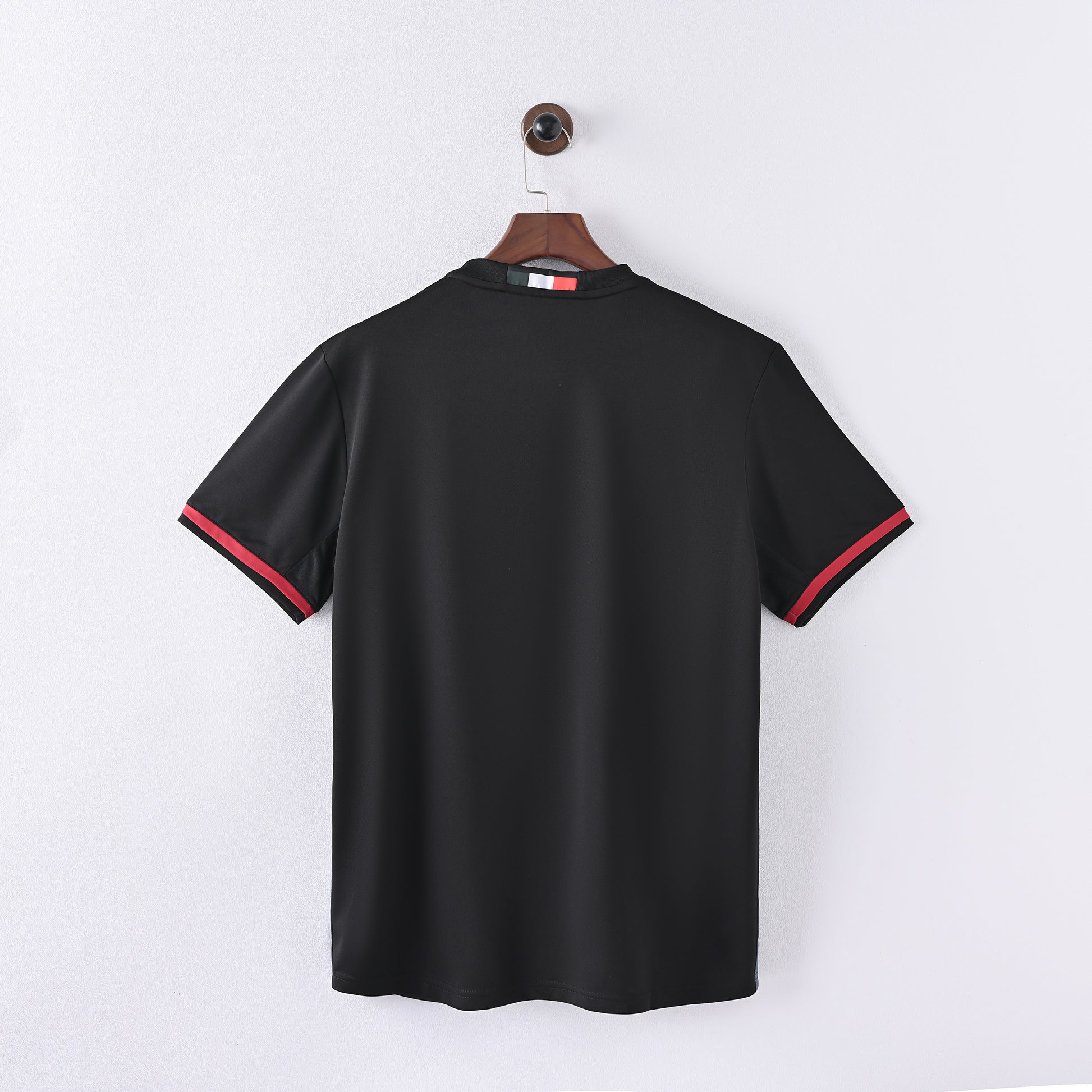maillot-ac-milan-domicile-2016-2017-2