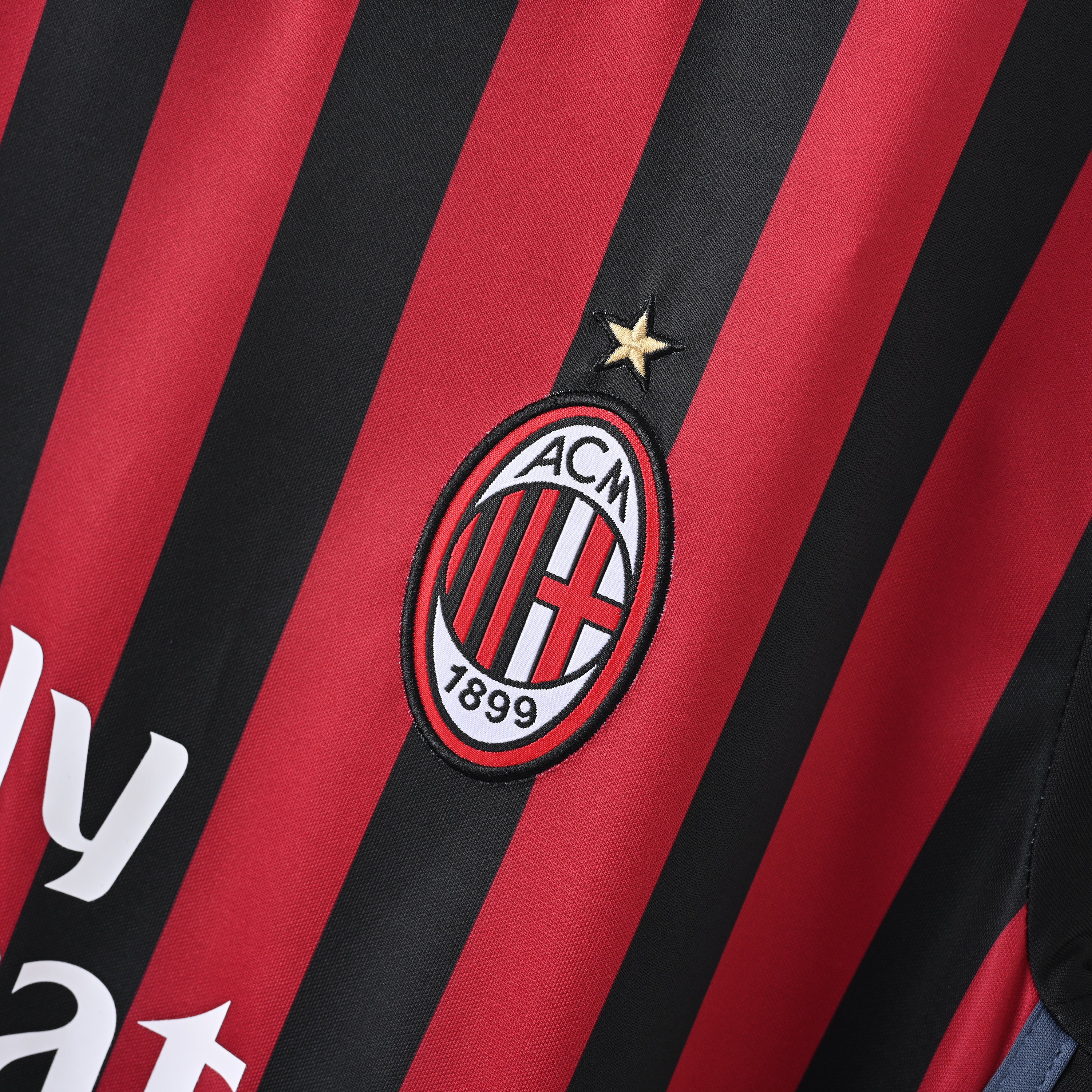 Maillot AC Milan 2016-2017 Domicile Retro Vintage Homme | Foot Sport