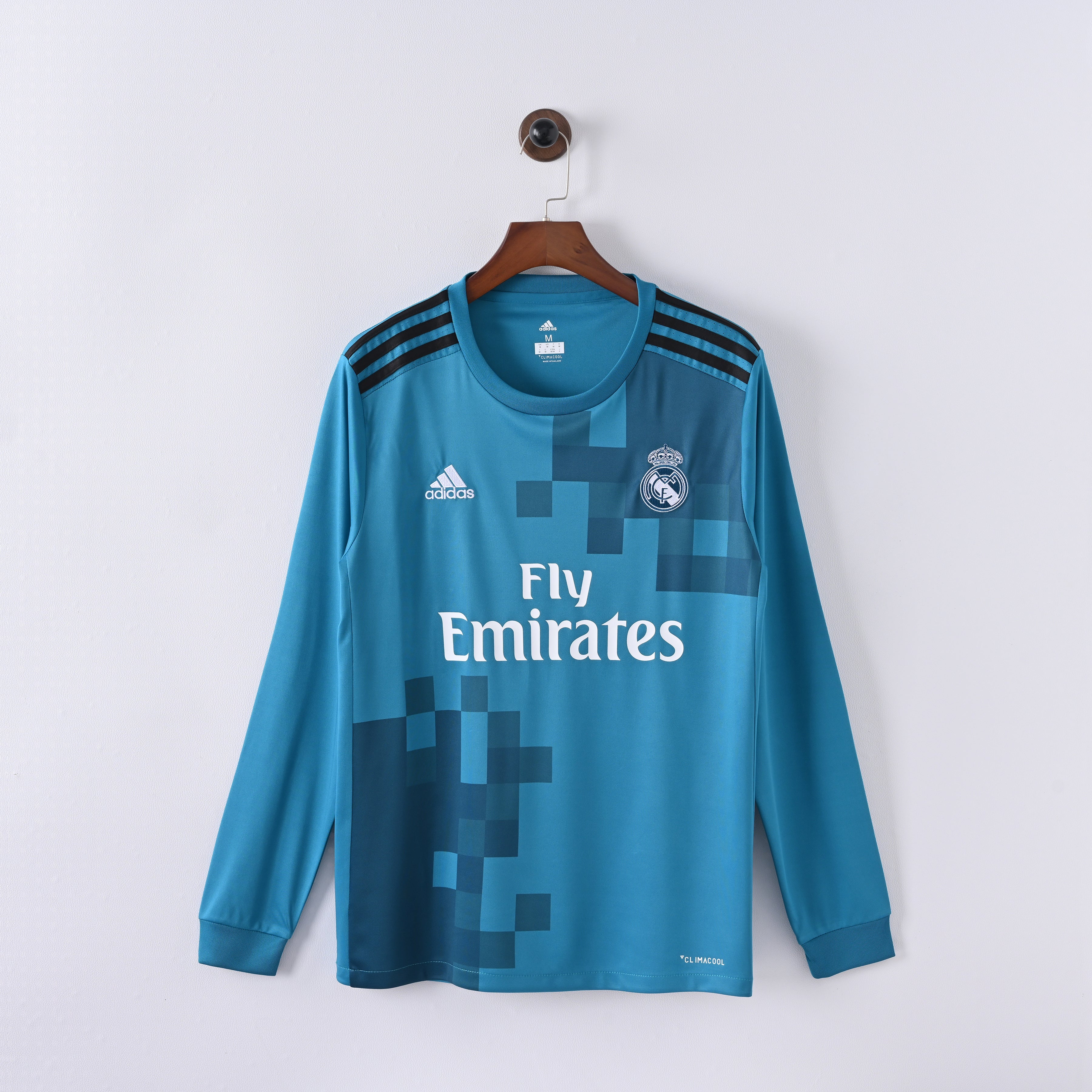 maillot-manches-lounges-real-madrid-2017-2018-exterieur-vintage-retro-1