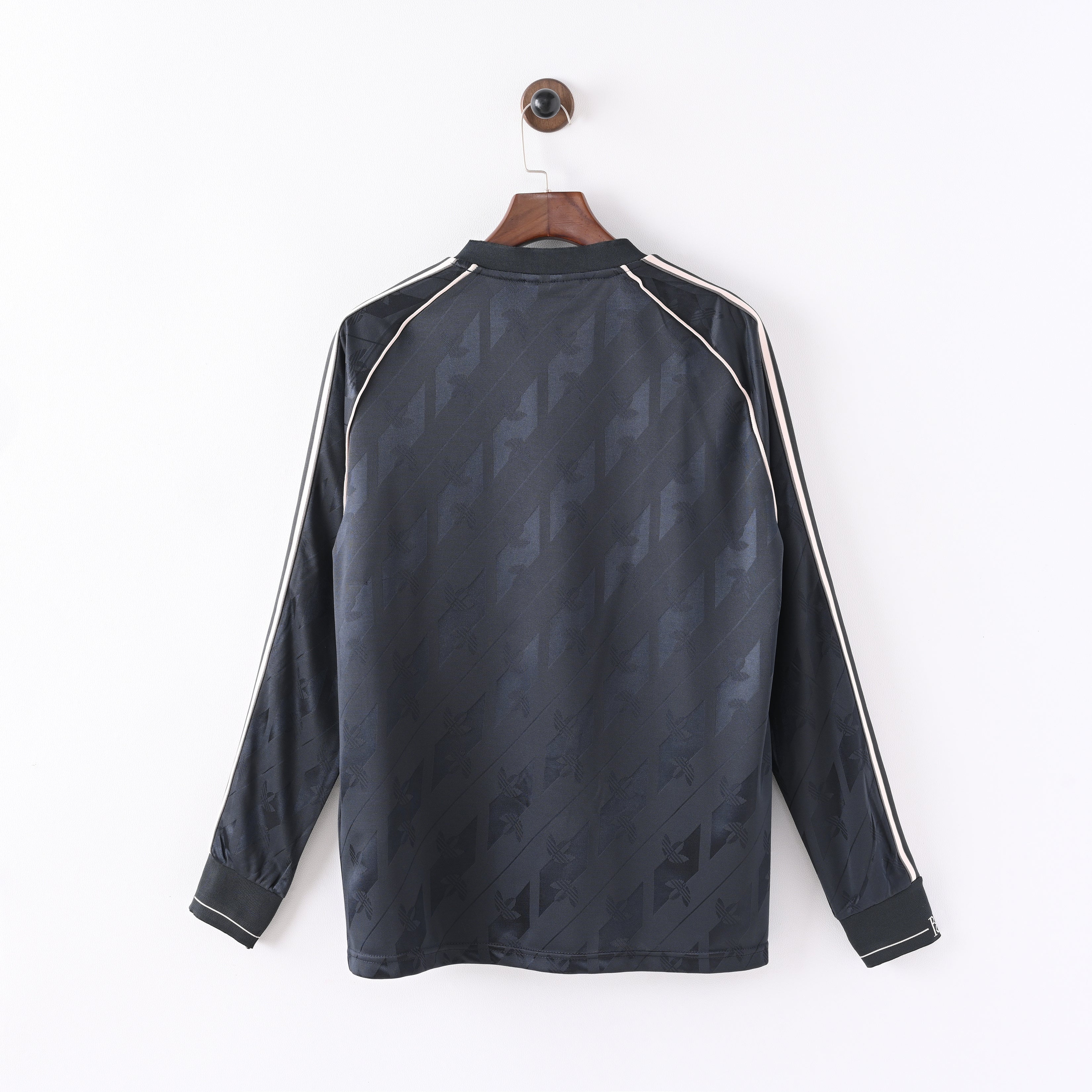 maillot-manches-lounges-real-madrid-2024-2025-third-lifestyler-vintage-retro-2