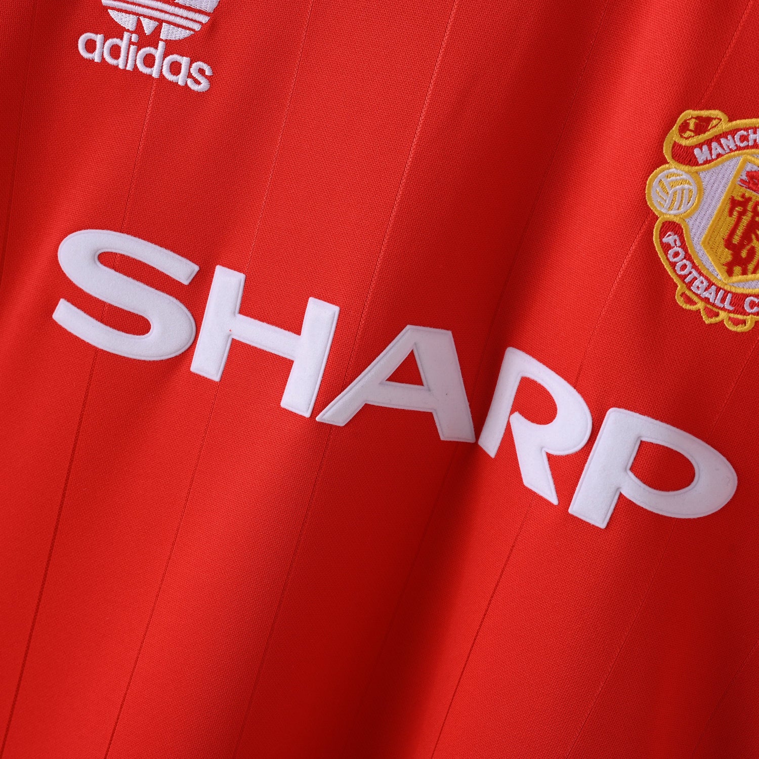 maillot-manchester-united-1983-1984-domicile-vintage-retro-4